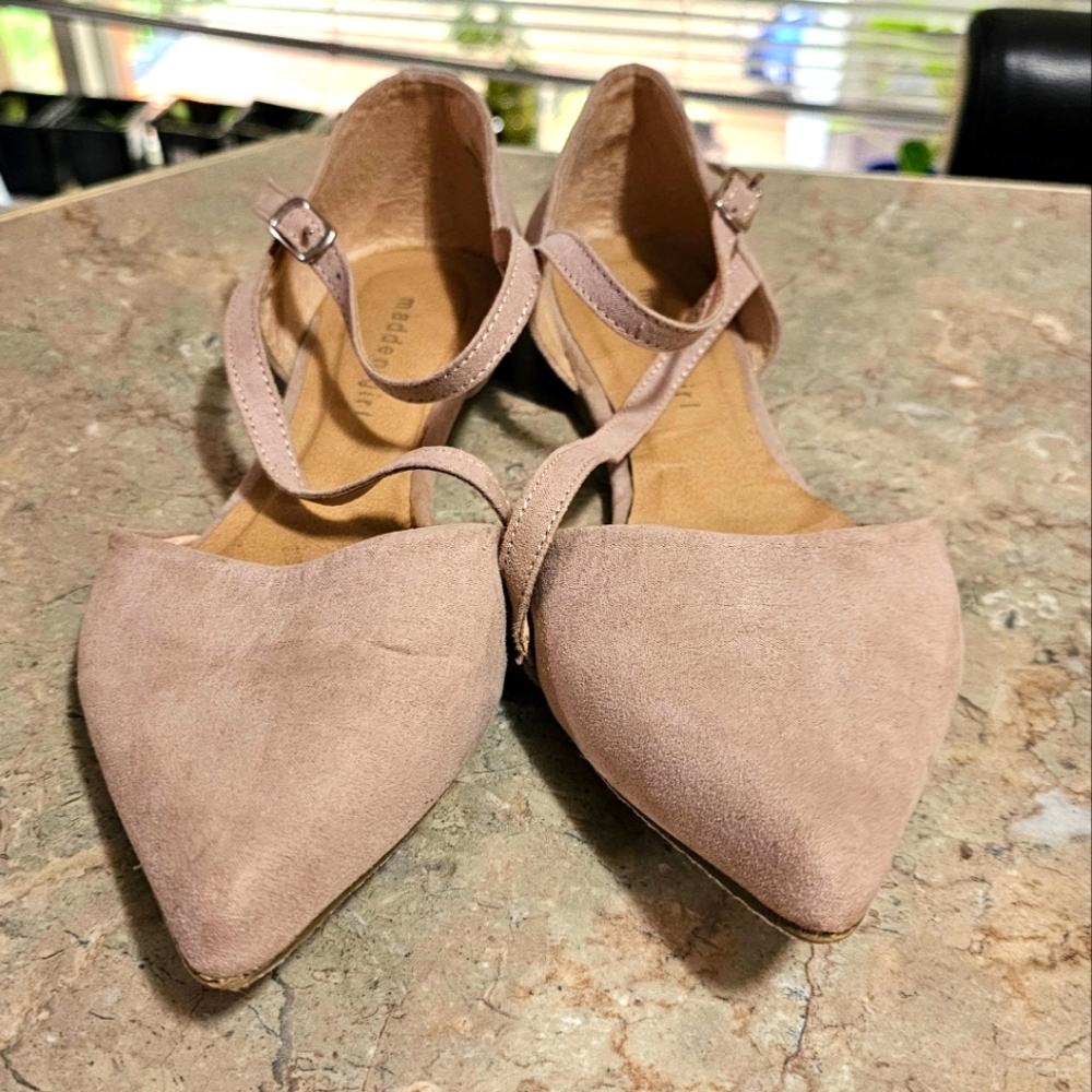 Madden Girl Pink Suede Flat Sandals with Straps Size 8